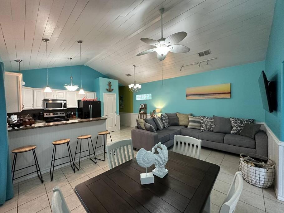 Barefoot Bungalow - Pet Friendly- 2 Bdrm Townhome Корпус-Крісті Екстер'єр фото
