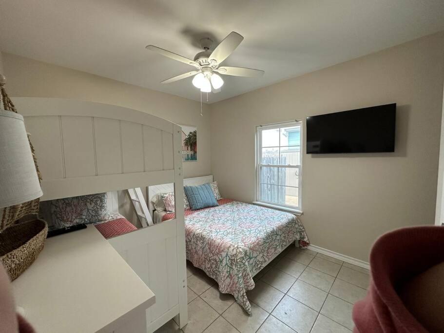 Barefoot Bungalow - Pet Friendly- 2 Bdrm Townhome Корпус-Крісті Екстер'єр фото